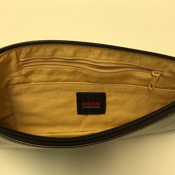 HOBO brown wristlet - Picture 4 of 8